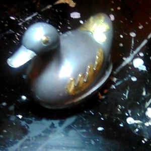 Metal duck small compartment